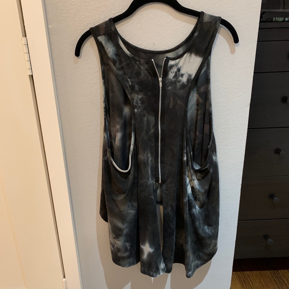 Blouse - Picture 2 of 2